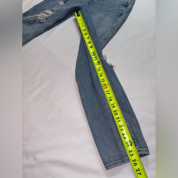 Hollister Size 1/25 Light Wash Distressed Ultra Hi Rise Straight Leg Mom Jeans - Picture 4 of 10